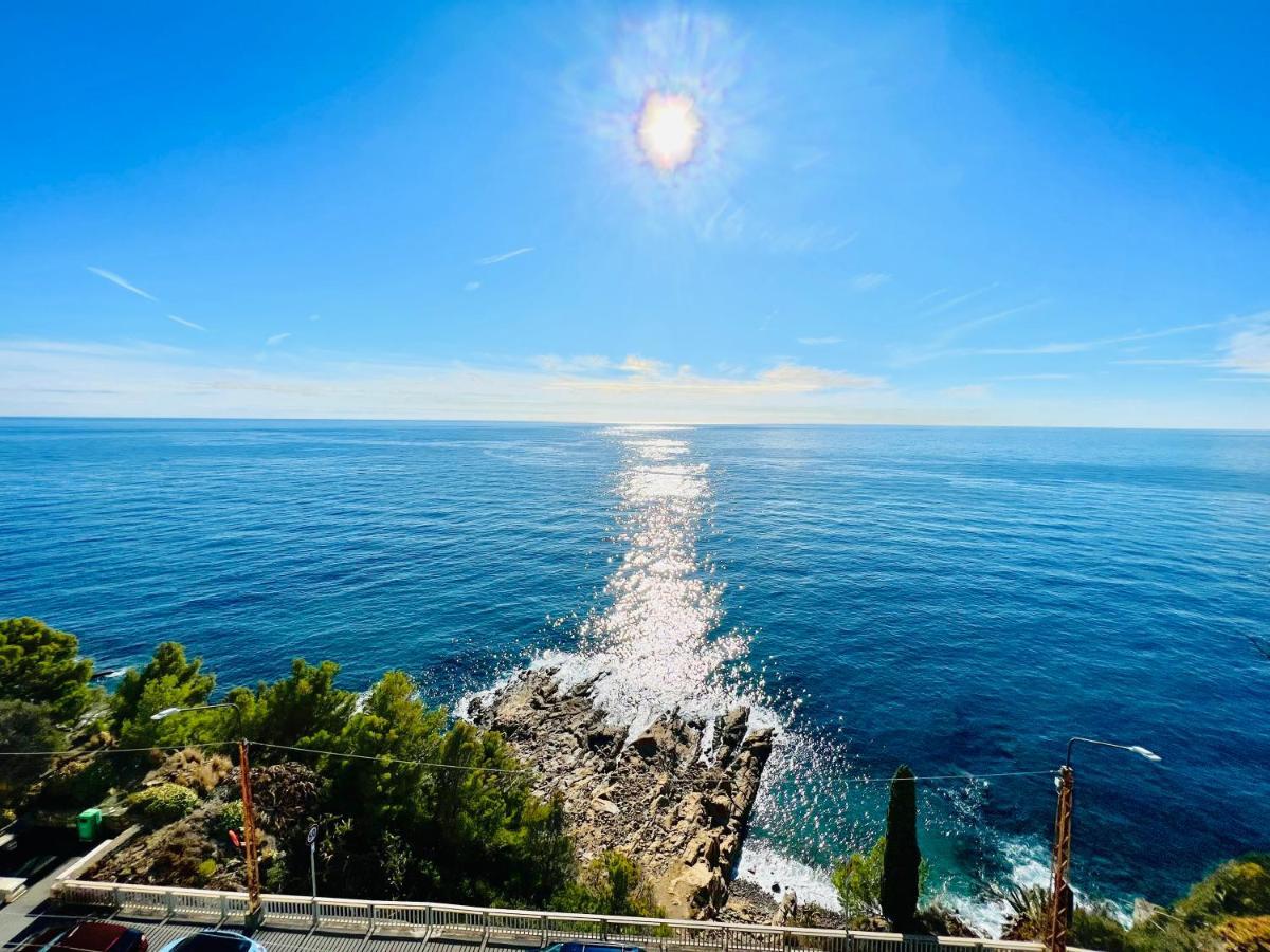 Suite Sunset 22 - Fronte Mare سانريمو المظهر الخارجي الصورة