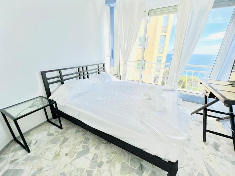 Suite Sunset 22 - Fronte Mare سانريمو المظهر الخارجي الصورة